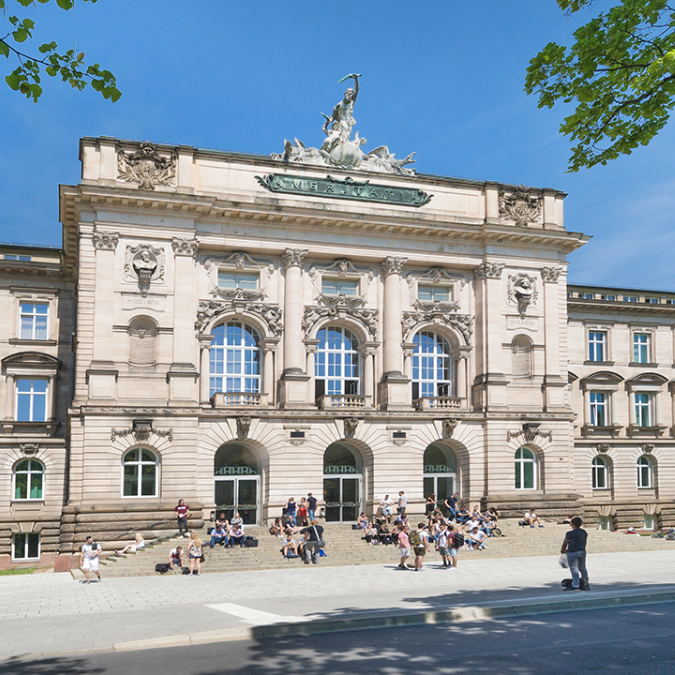 Mehr über den Artikel erfahren Weltläufigkeit am Main: Würzburgs Wandel zum globalen Campus