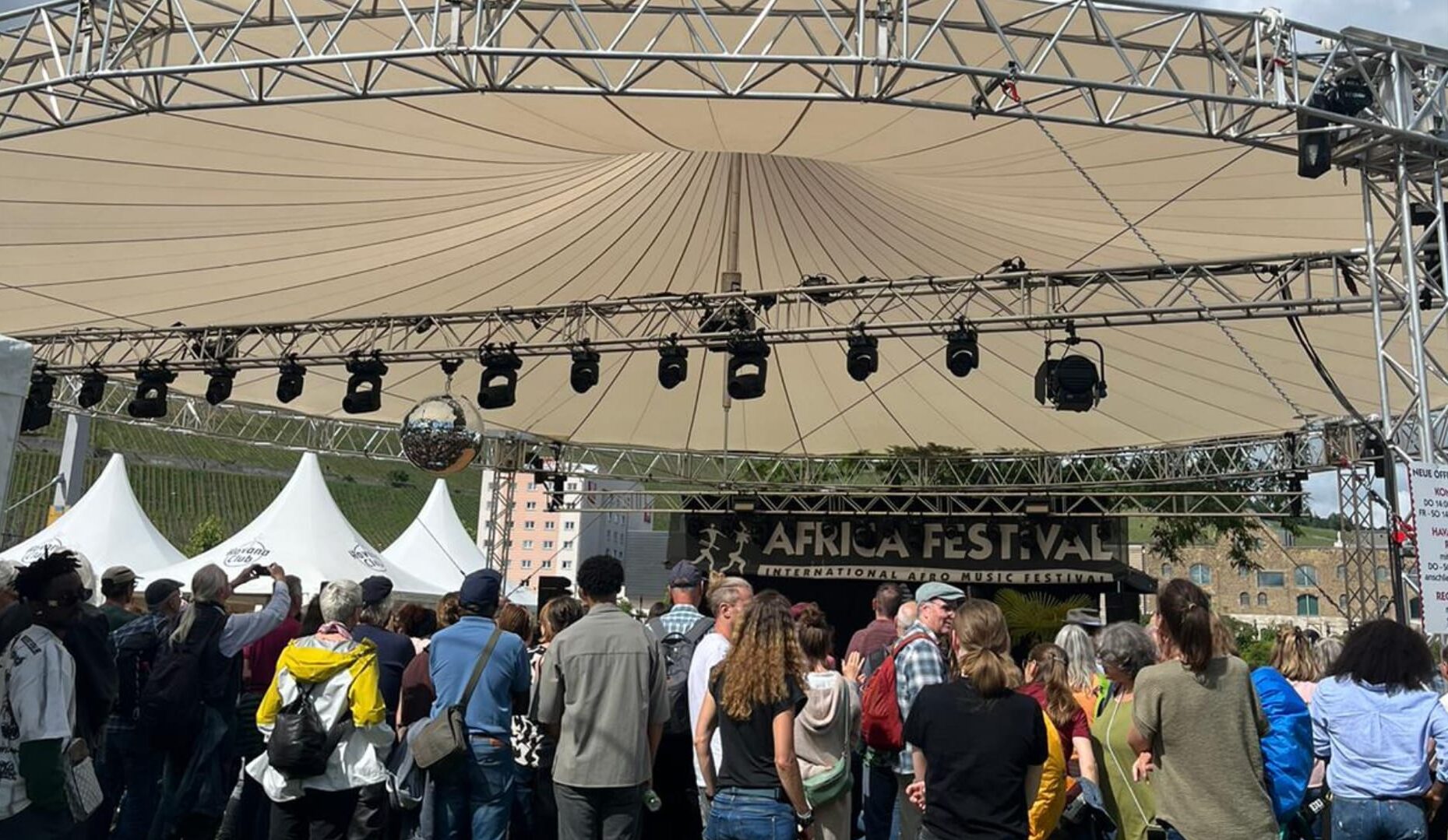 Trommeln, Tanz und Traditionen: Das Africa Festival in Würzburg