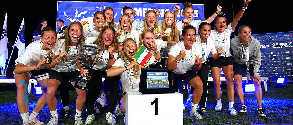 Mehr über den Artikel erfahren Uni-Fußballerinnen verteidigen EM-Titel – Herren auf Platz fünf