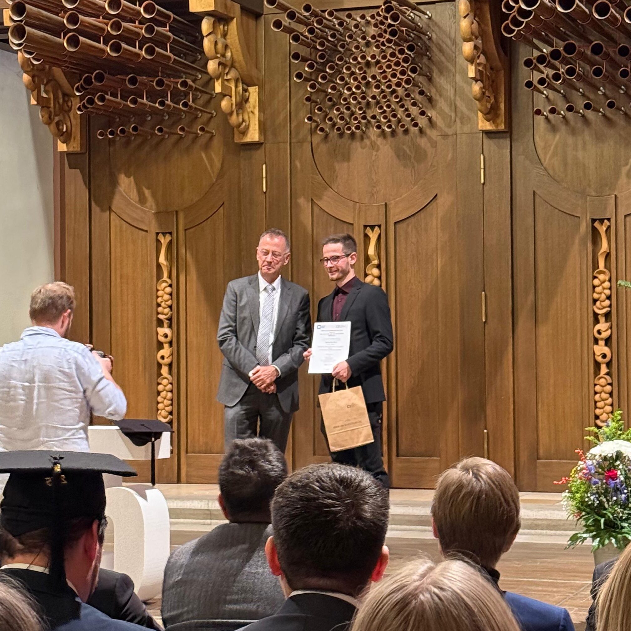 Mehr über den Artikel erfahren Masterabschluss mit Auszeichnung – Interview mit Felix Betz