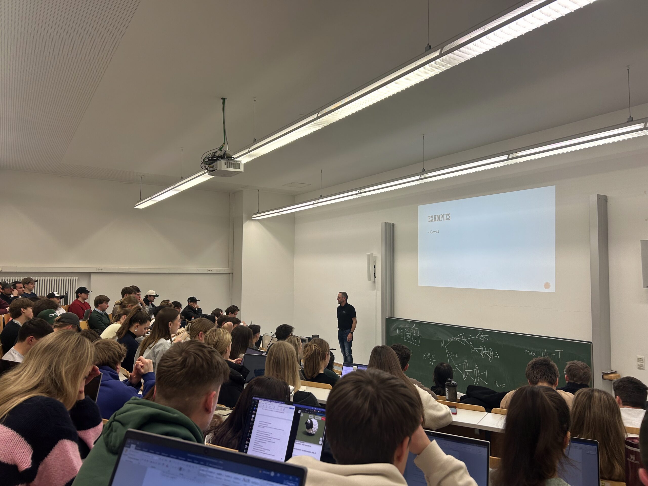 Vorstand und Geschäftsführung berichten aus der Praxis – Hochkarätige Gäste im Sommersemester