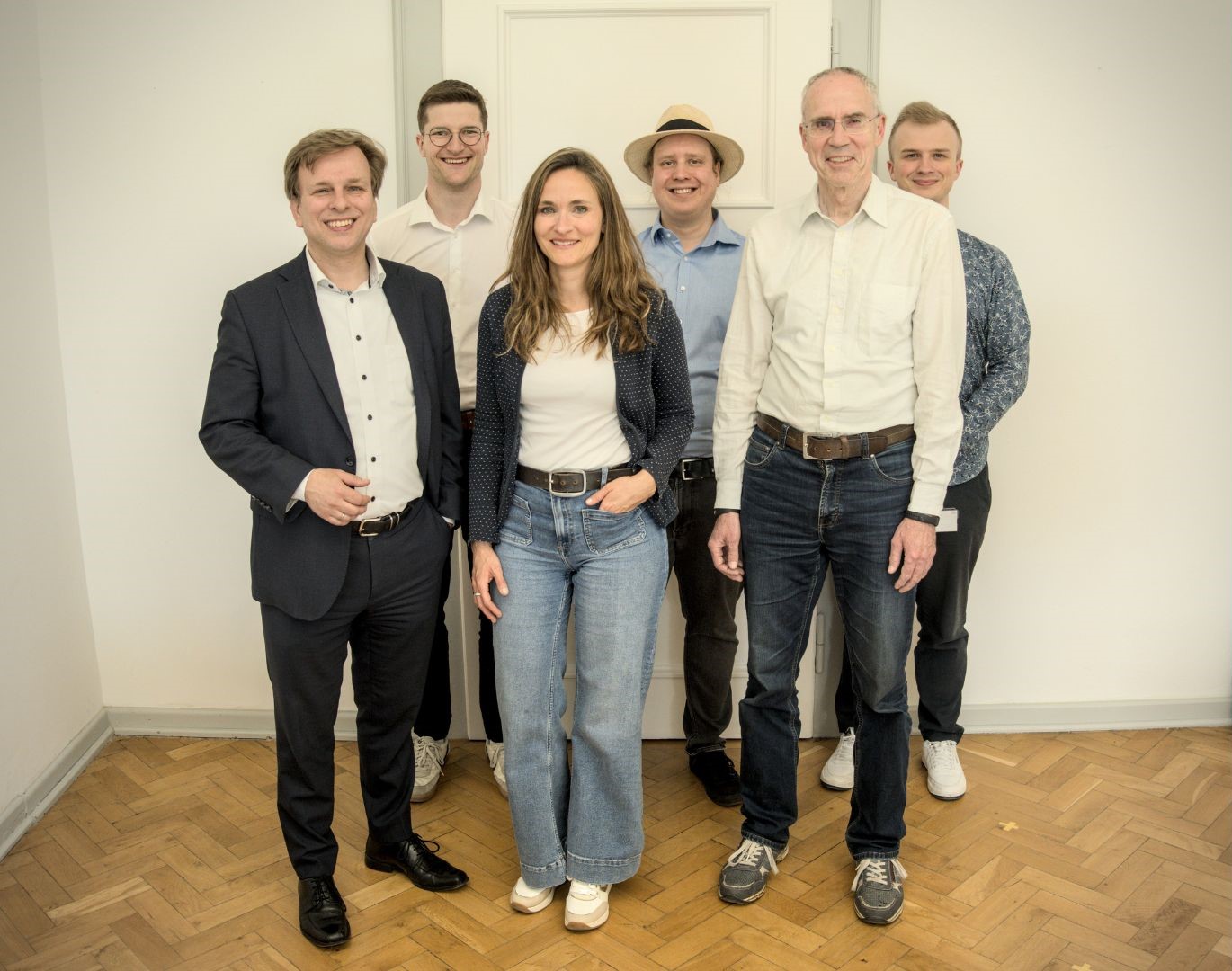 Projekt DiReKT startet an der JMU: Digitale Resilienz für KMU durch Einsatz von KI-Technologien
