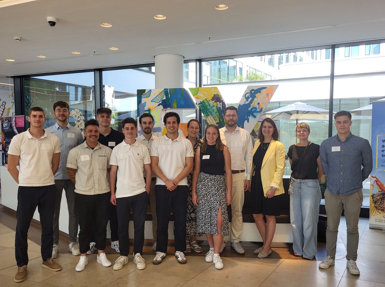 Sustainability Reporting and AI: Praxiseinblicke bei Ernst & Young (EY) in München